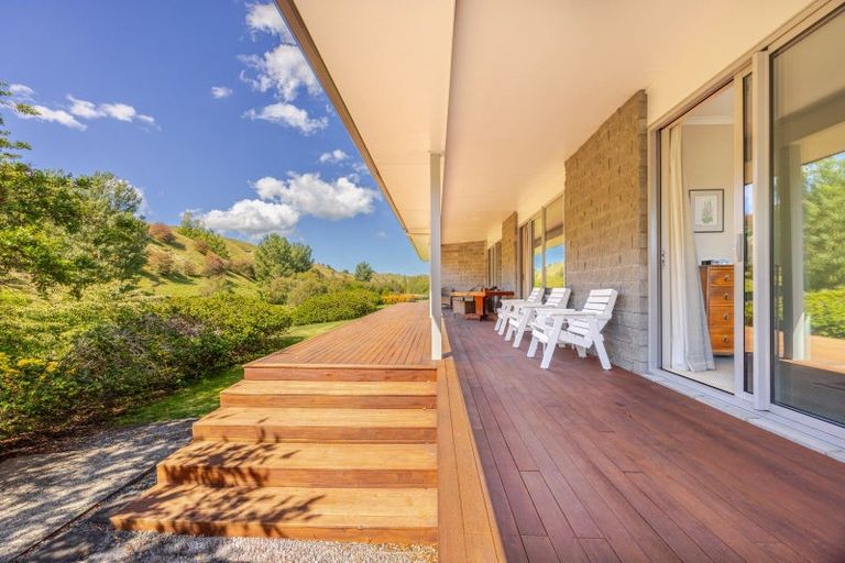 Photo of property in 1127 Pourerere Road, Omakere, Waipawa, 4271