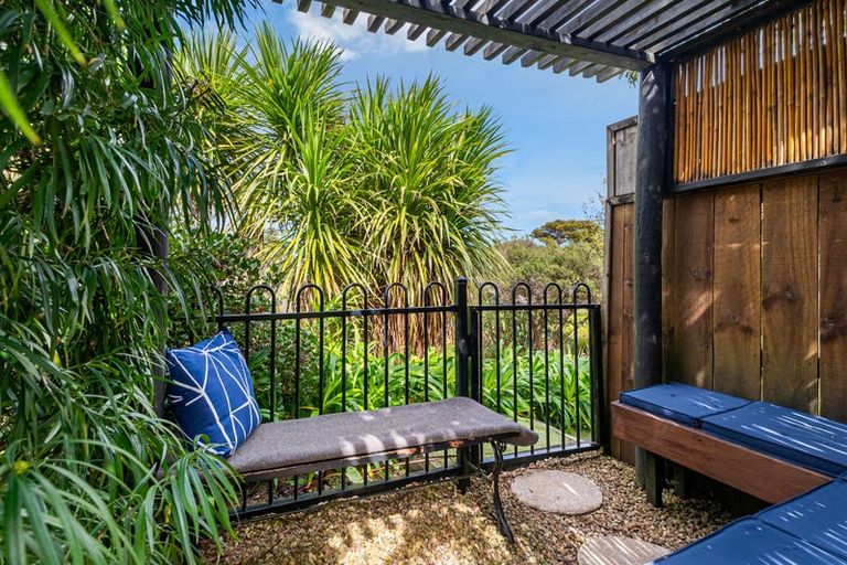 Photo of property in 24 Hooton Drive, Kumeu, 0810