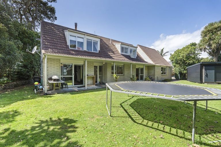 Photo of property in 1138 South Road, Oakura, 4314