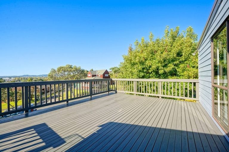 Photo of property in 26 Rhinevale Close, Henderson, Auckland, 0612