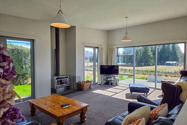 Photo of property in 8 Dwyer Place, Lake Tekapo, 7999