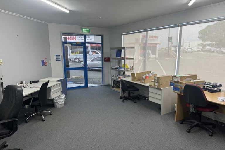 Photo of property in 352 Devon Street West, Lynmouth, New Plymouth, 4310