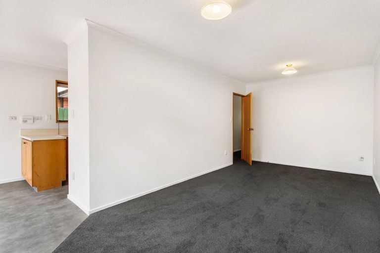 Photo of property in 2/48 Division Street, Riccarton, Christchurch, 8041
