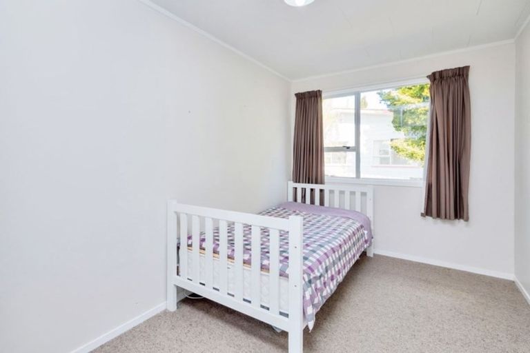 Photo of property in 5 Devonshire Road, Unsworth Heights, Auckland, 0632