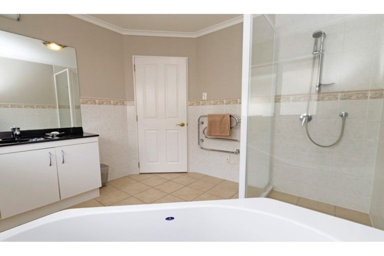 Photo of property in 5 Hoya Court, Henderson, Auckland, 0610