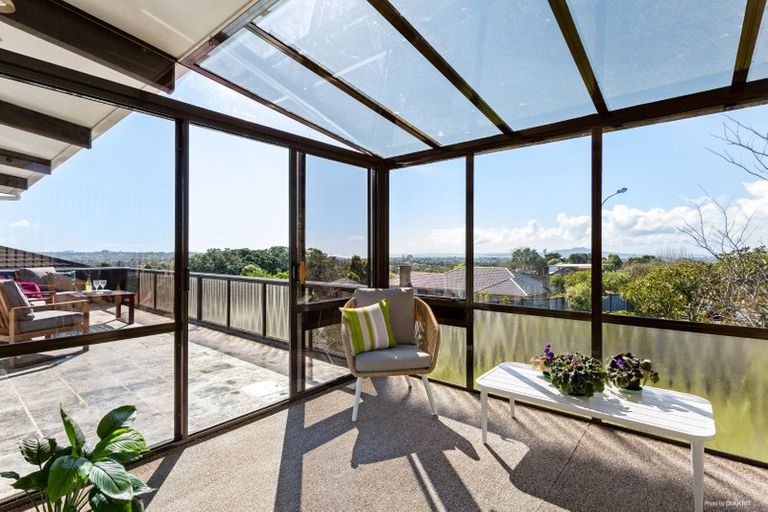 Photo of property in 18 Speedy Crescent, Hillcrest, Auckland, 0627