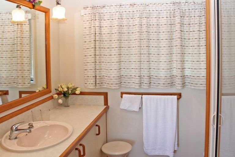 Photo of property in 25 Ridge Road, Tairua, 3508