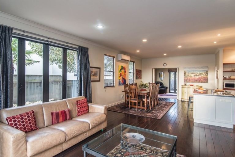 Photo of property in 9 Shearwater Rise, Paraparaumu Beach, Paraparaumu, 5032