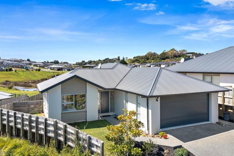 Photo of property in 35 Fairwater Road, Warkworth, 0910