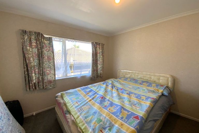 Photo of property in 2/246 Cascades Road, Botany Downs, Auckland, 2010