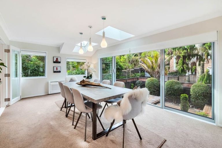 Photo of property in 25 View Road, Campbells Bay, Auckland, 0630