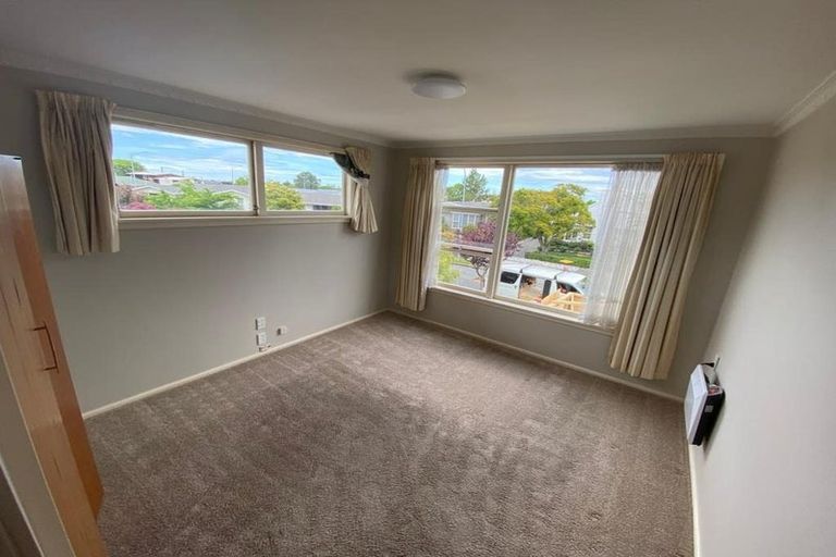 Photo of property in 25 Oakfield Street, Burnside, Christchurch, 8053