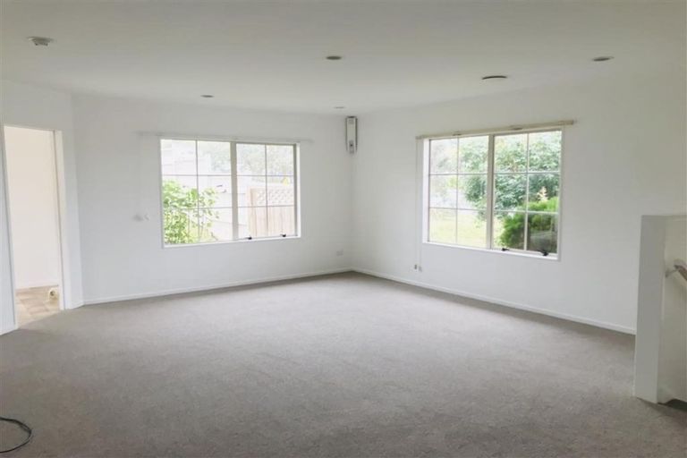 Photo of property in 99 Unsworth Drive, Unsworth Heights, Auckland, 0632