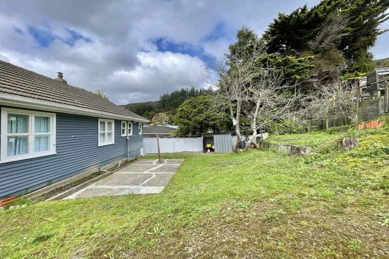 Photo of property in 6 Reid Road, Wainuiomata, Lower Hutt, 5014