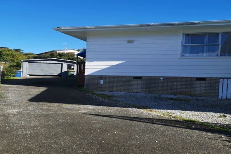 Photo of property in 26 Salamanca Road, Sunnynook, Auckland, 0620