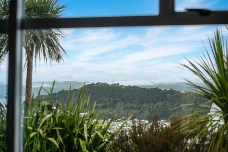 Photo of property in Harbour View Apartments, 147 Ohiro Road, Brooklyn, Wellington, 6021