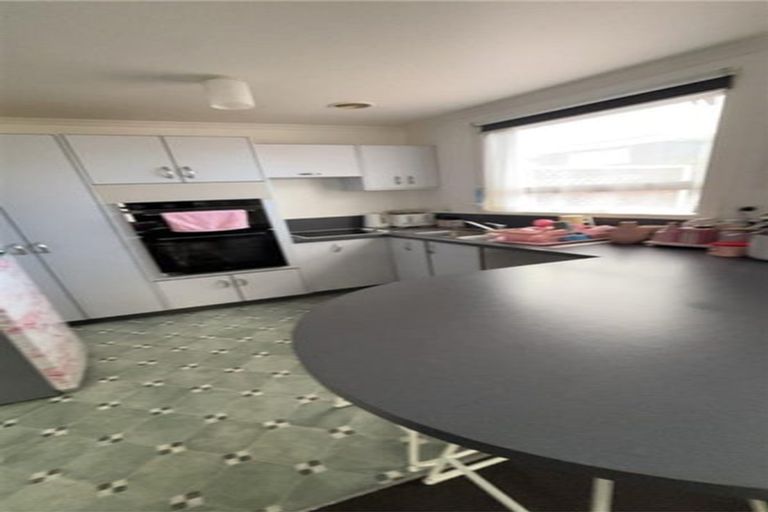 Photo of property in 28 Breakwater Road, Moturoa, New Plymouth, 4310