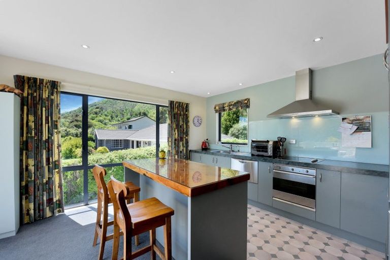 Photo of property in 23 Rimu Terrace, Waikawa, Picton, 7220