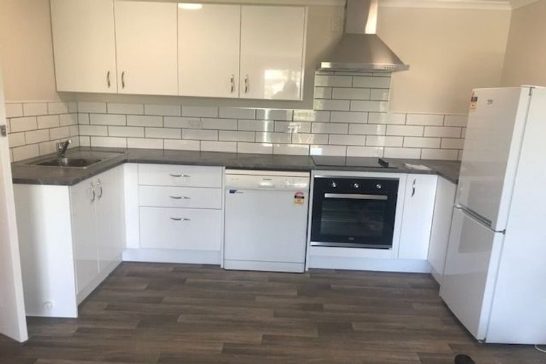 Photo of property in 131 Ruskin Road, Newlands, Wellington, 6037