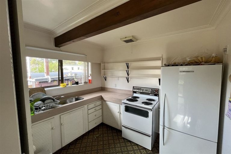 Photo of property in 1/52b Pleasant Road, Glen Eden, Auckland, 0602