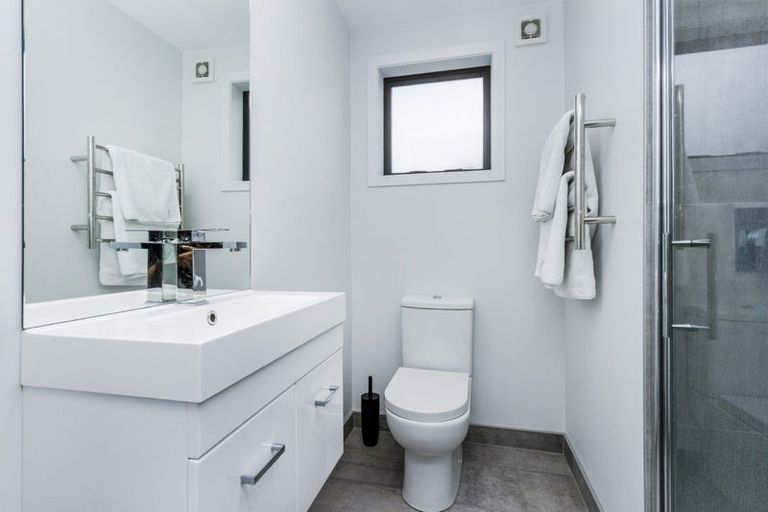 Photo of property in 1 Carder Court, Hobsonville, Auckland, 0618