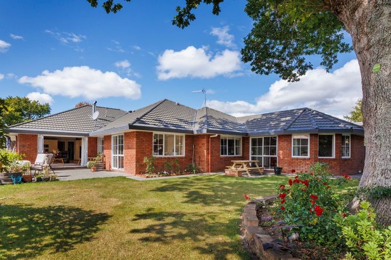 Photo of property in 10 Pastoral Lane, Hokowhitu, Palmerston North, 4410
