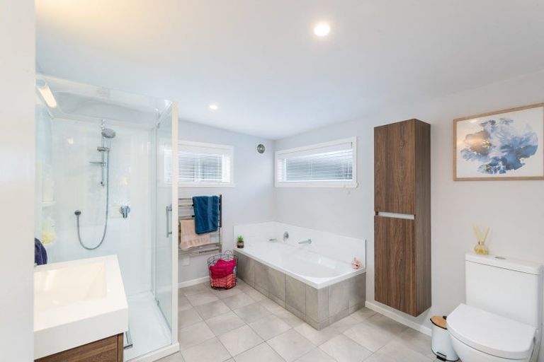 Photo of property in 15 Black Beech Street, Birchville, Upper Hutt, 5018