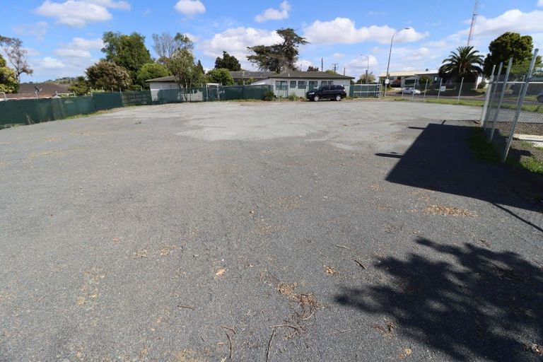Photo of property in 320 Lincoln Road, Henderson, Auckland, 0610