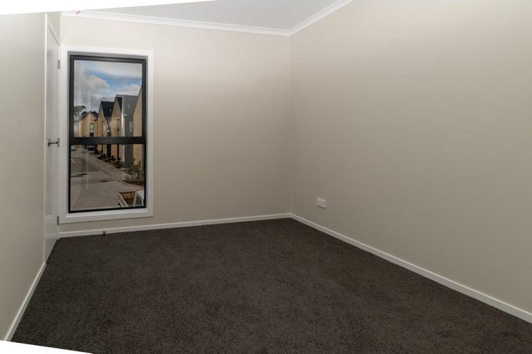 Photo of property in 2/125b Metcalfe Road, Ranui, Auckland, 0612