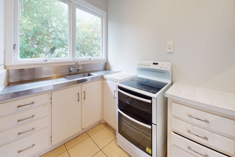 Photo of property in 12/11 Tawera Road, Greenlane, Auckland, 1051