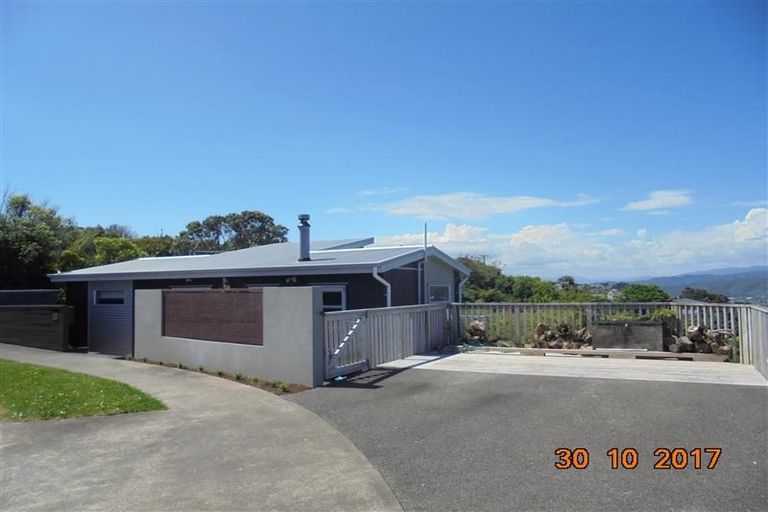 Photo of property in 10 Eastview Grove, Normandale, Lower Hutt, 5010