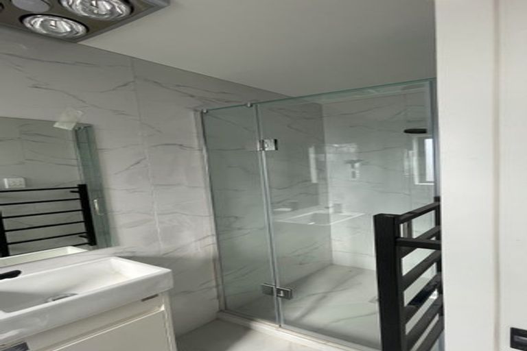 Photo of property in 3/5 Hikurangi Street, Te Atatu Peninsula, Auckland, 0610