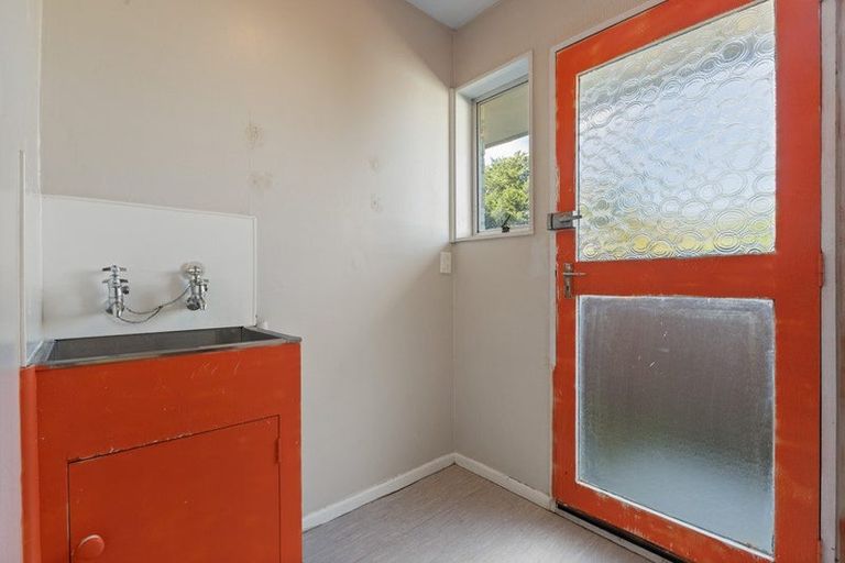 Photo of property in 2/48 Kawau Crescent, Bromley, Christchurch, 8062