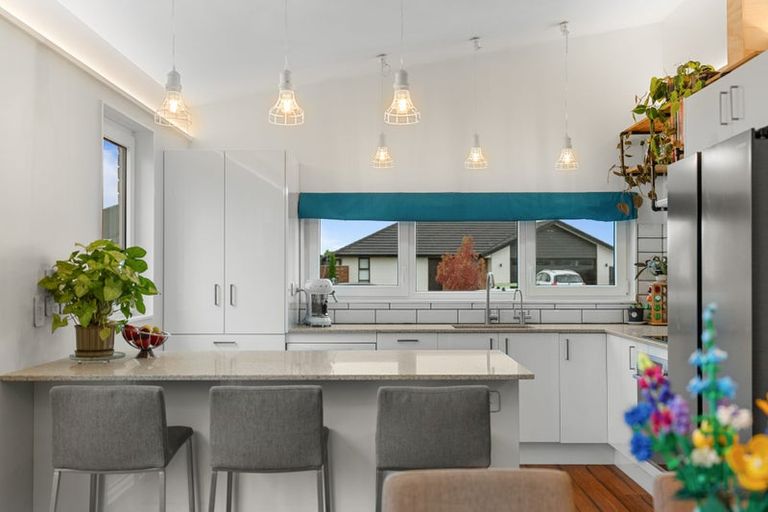 Photo of property in 28 Collier Drive, Halswell, 8025