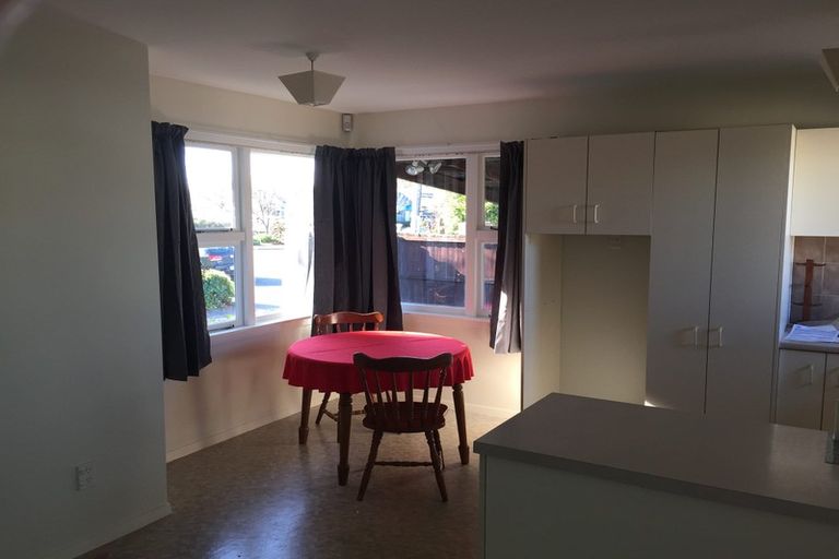 Photo of property in 2/211 Withells Road, Avonhead, Christchurch, 8042