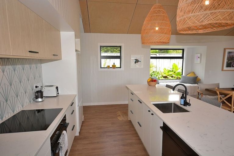 Photo of property in 33 Rauparaha Street, Waikanae Beach, Waikanae, 5036