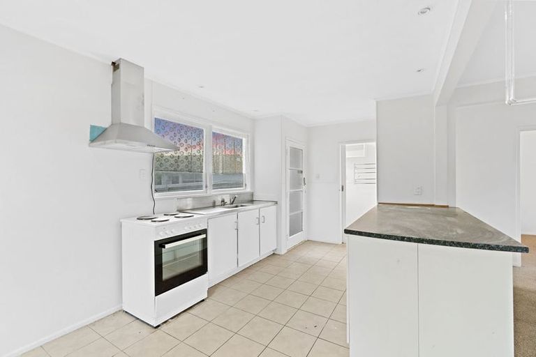 Photo of property in 12 Mchardy Place, Glenfield, Auckland, 0627