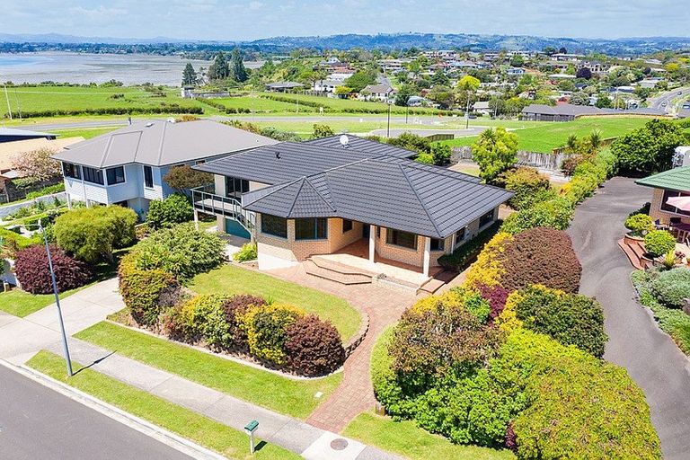 Photo of property in 6 Owen Place, Omokoroa, 3114