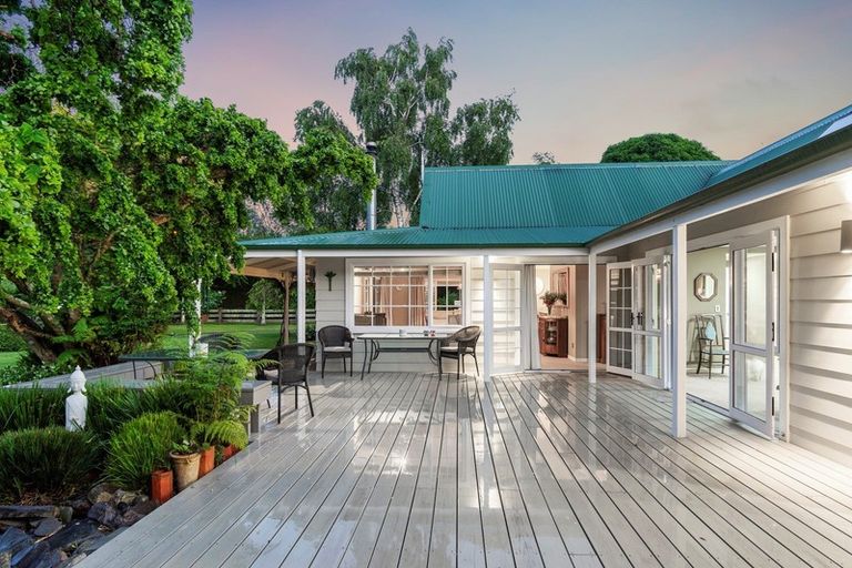 Photo of property in 42 Kayelene Place, Omokoroa, 3114