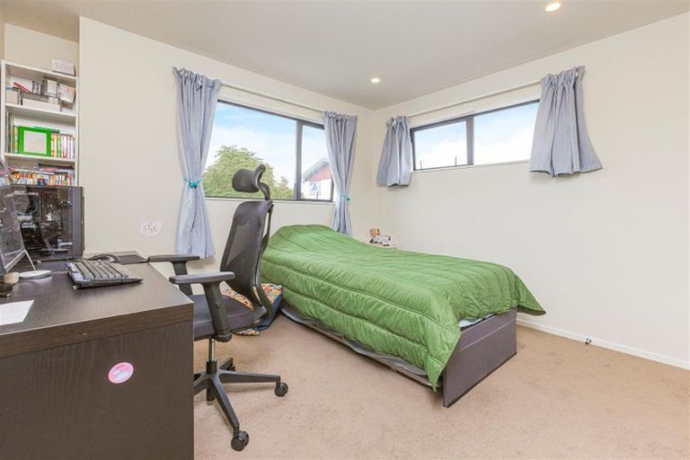 Photo of property in 14d Medina Place, Half Moon Bay, Auckland, 2012