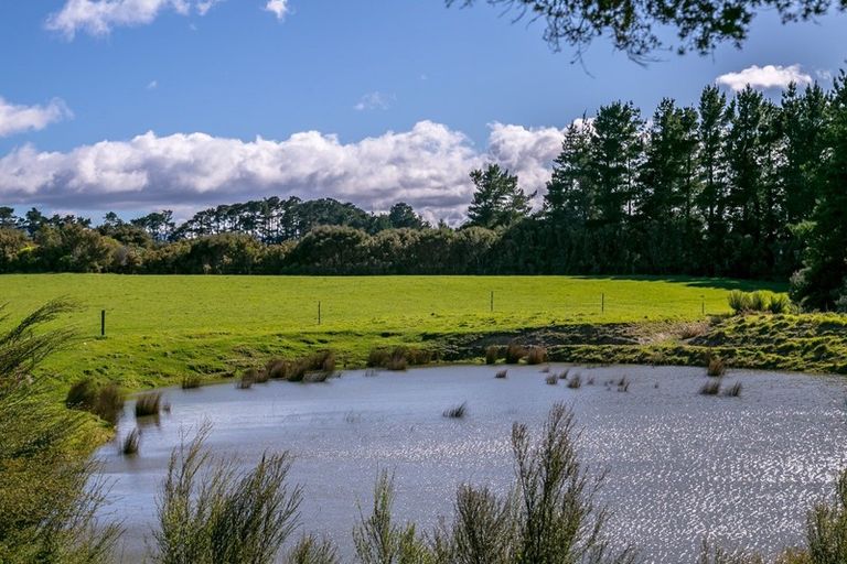 Photo of property in 2943a Western Lake Road, Western Lake, Featherston, 5773