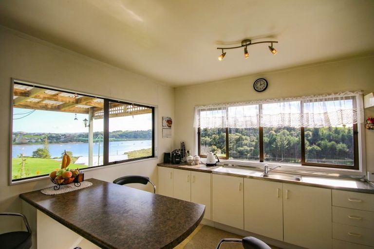 Photo of property in 29 Oxford Street, Whakapirau, Maungaturoto, 0583