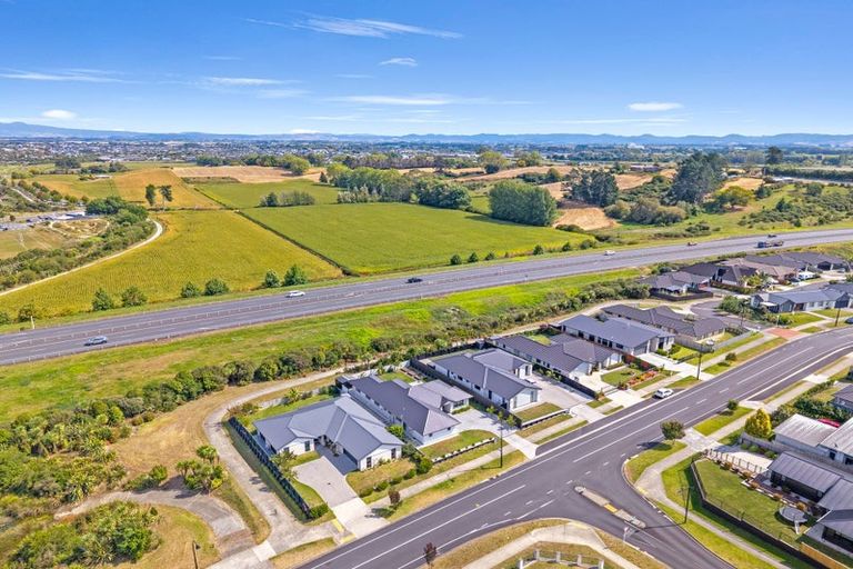 Photo of property in 32 Waireka Road, Rototuna North, Hamilton, 3210