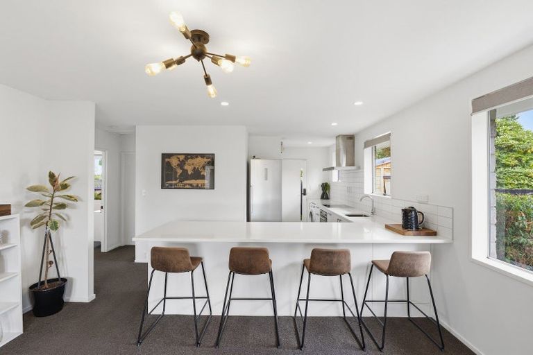 Photo of property in 2/17b Prestons Road, Redwood, Christchurch, 8051