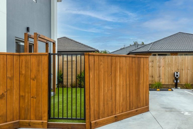 Photo of property in 2/88 Peverel Street, Riccarton, Christchurch, 8041