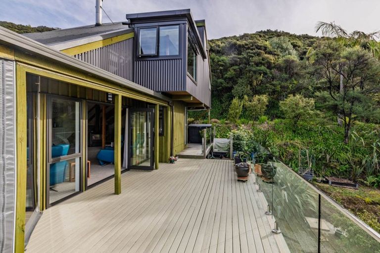 Photo of property in 19 Te Kahikatoa Peninsula Road, Kaeo, 0478