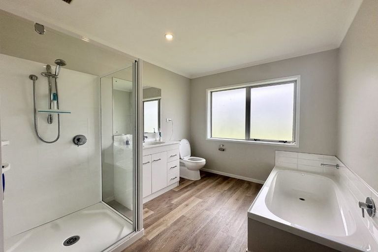 Photo of property in 6 Cory Jane Grove, Riverstone Terraces, Upper Hutt, 5018