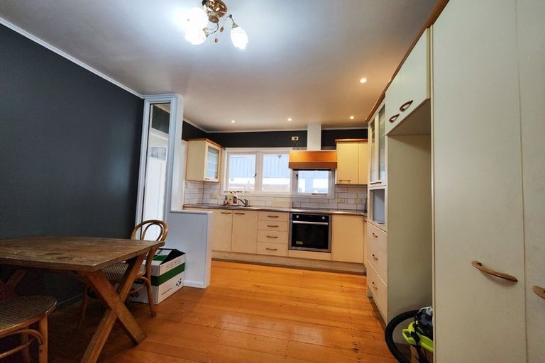 Photo of property in 1/61 Neil Avenue, Te Atatu Peninsula, Auckland, 0610