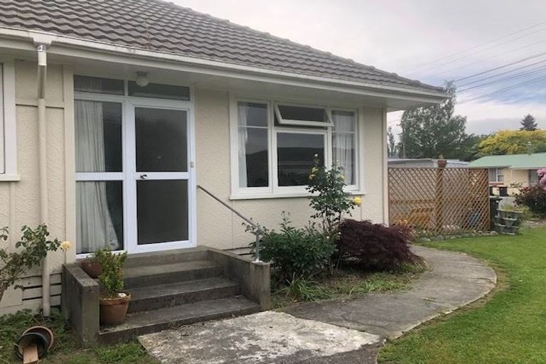 Photo of property in 70 Mckenzie Street, Geraldine, 7930