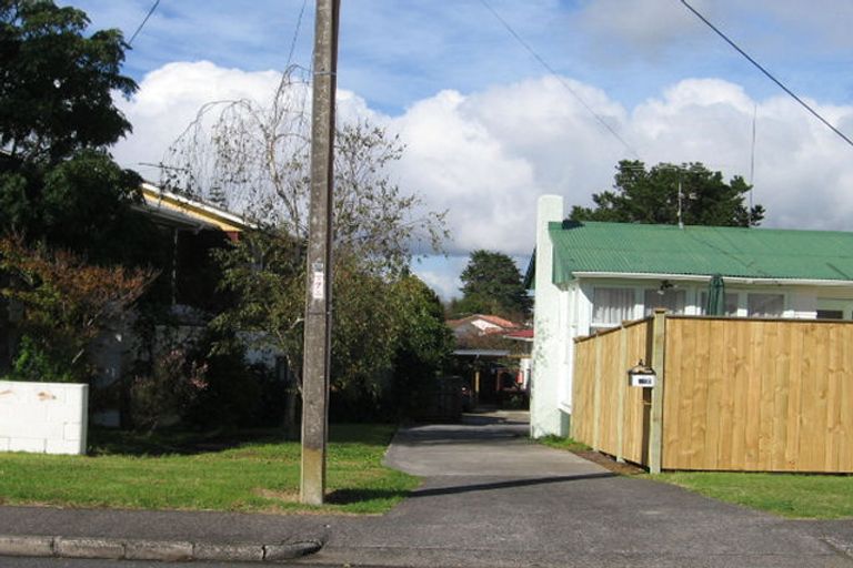 Photo of property in 45a Totara Road, Te Atatu Peninsula, Auckland, 0610
